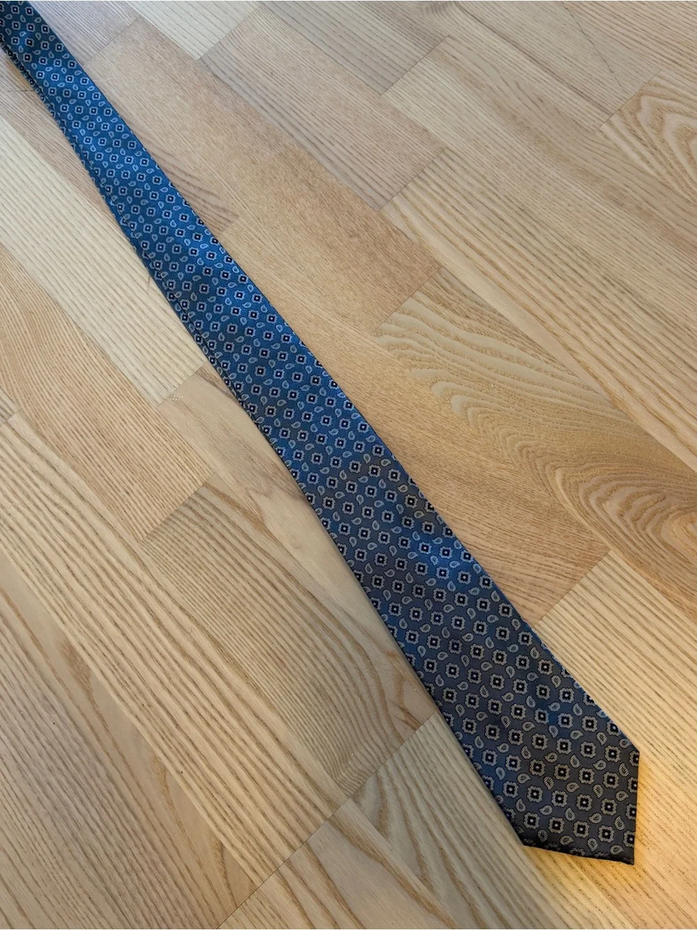 Banana Republic Blue and Gray Floral Medallion Silk Tie